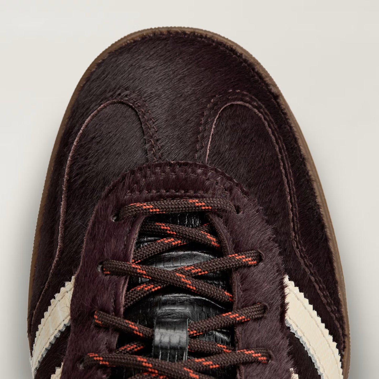 SHOES WITH A COLD CEMENT CONSTRUCTION FOR DURABILITY.