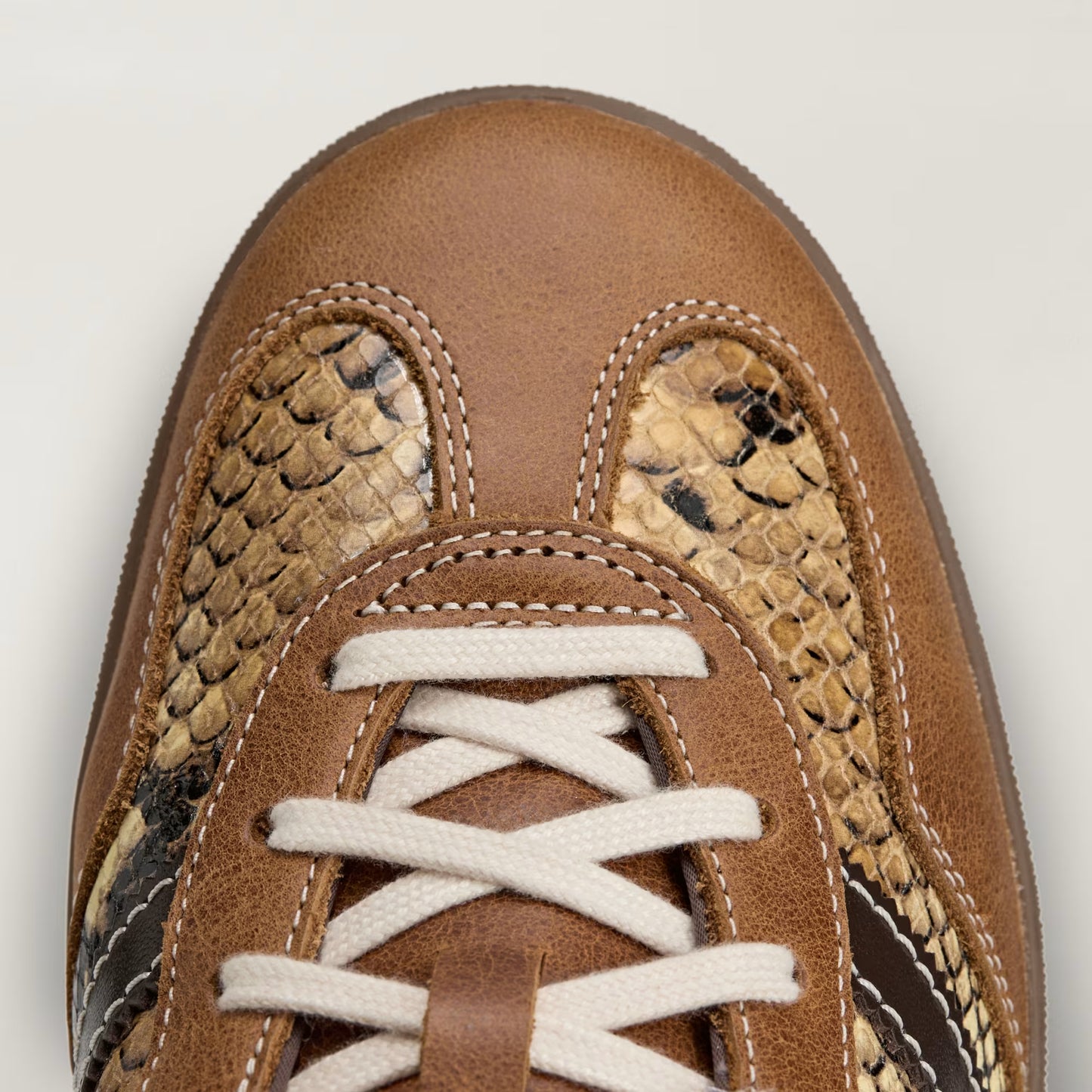 SHOES WITH A COLD CEMENT CONSTRUCTION FOR DURABILITY.